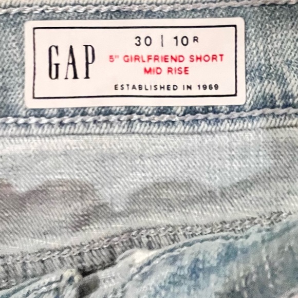 🆕- GAP -5” Girlfriend Mid-Rise Short - Picture 11 of 11